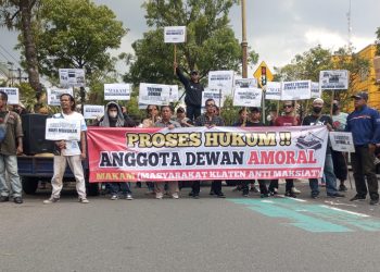 Duh, Pak Dewan! Gara-Gara Selingkuh, Warga Geruduk DPRD Klaten!