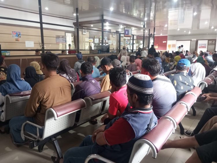 Masyarakat Klaten Serbu Pemutihan Pajak: Dari Motor Jadoel Sampai Plat yang Udah jadi Fosil