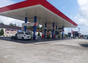 SPBU TRUCUK KENA AIR, PETANI KENA DAMPAK! BBM Campur Air, Mesin Pompa Jadi Drama