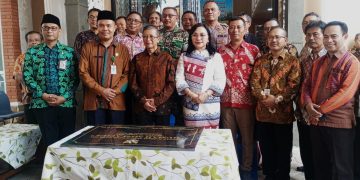 Gareng & Petruk di Rumah Misi Apius: Antara Pita, Prasasti, dan Pencerahan di Tengah Sawah Klaten
