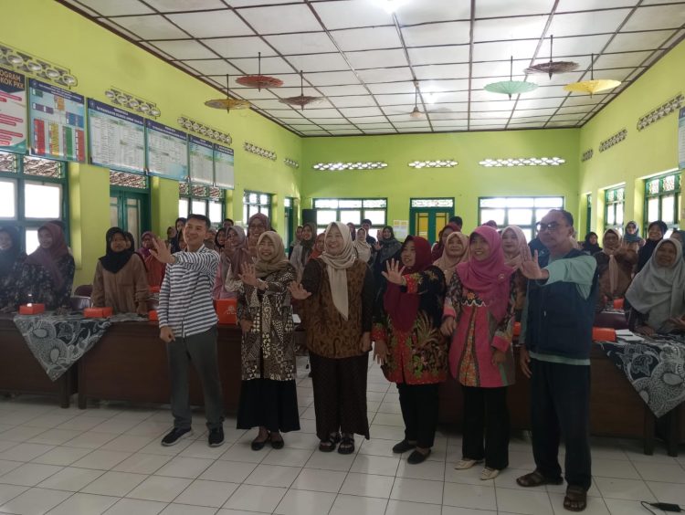 Gareng Petruk Ngiras-ngirus di Juwiring: Anak Berurusan Hukum, Ora Cukup Dimarahi Ibu Guru!