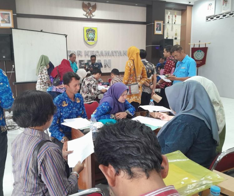 Gareng-Petruk Blak-blakan: 14 Desa Pedan Bikin Koperasi, Semoga Bukan Cuma Foto di Spanduk & Tanda Tangan Makan Snack!