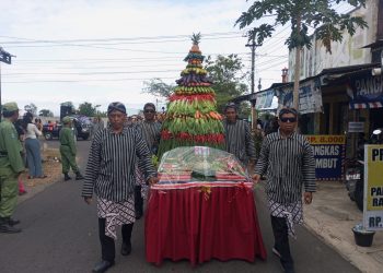 Antusias Warga desa Ngrundul ikuti kirab Budaya. Foto : Dokumen Pribadi